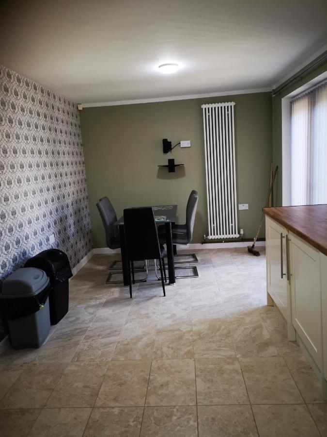 Brigstock Holidays House Apartamento