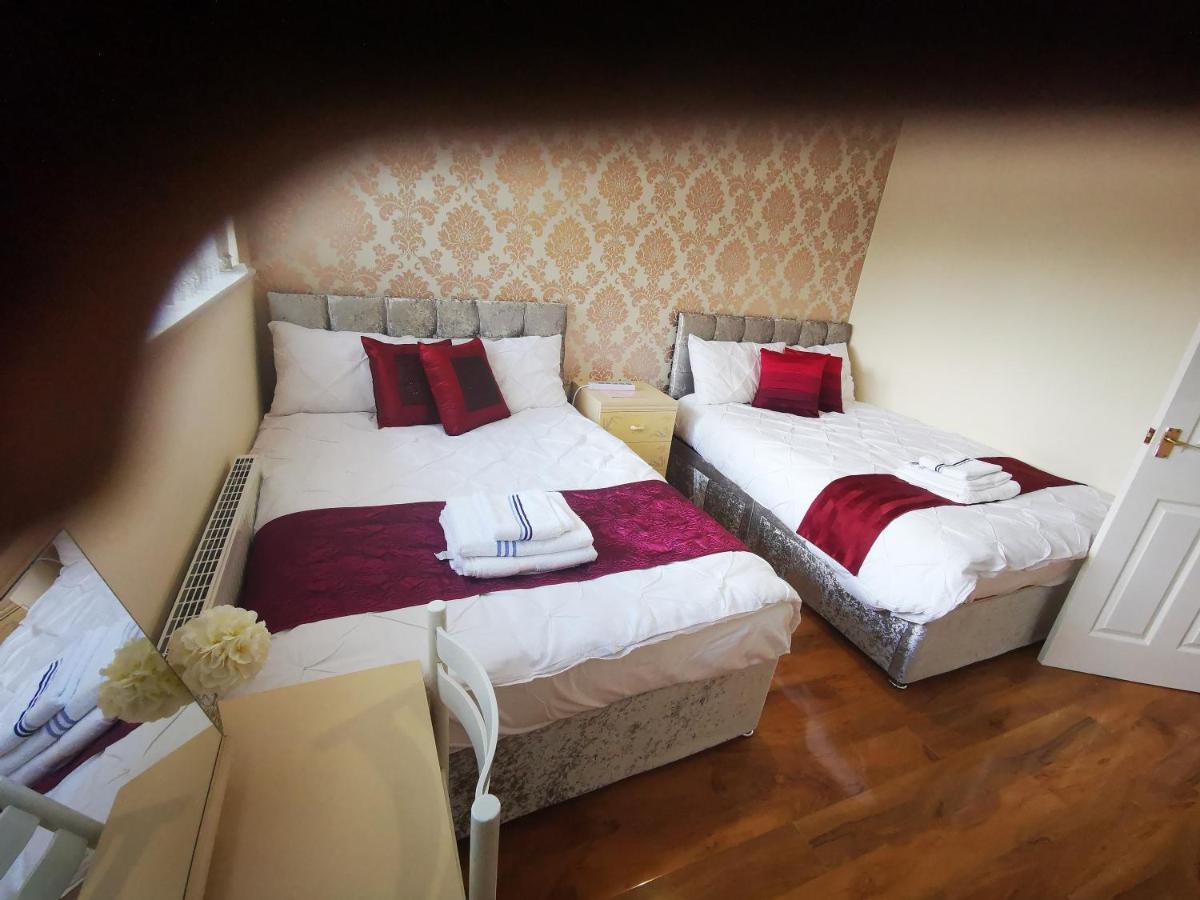 Brigstock Holidays House Apartamento *