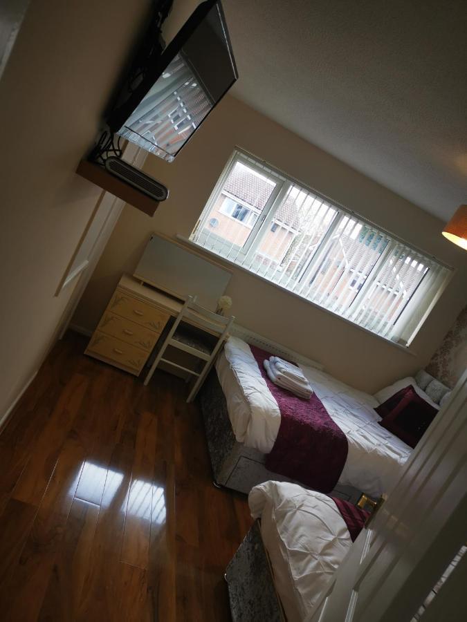 Brigstock Holidays House Apartamento Mánchester