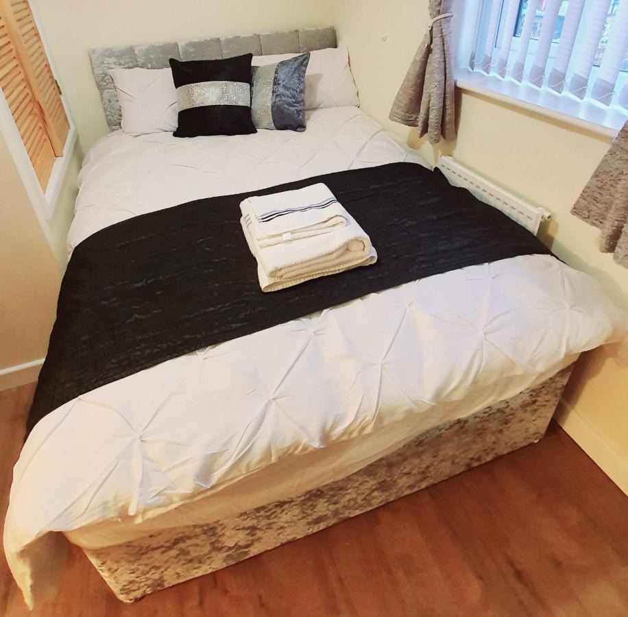 Brigstock Holidays House Apartamento