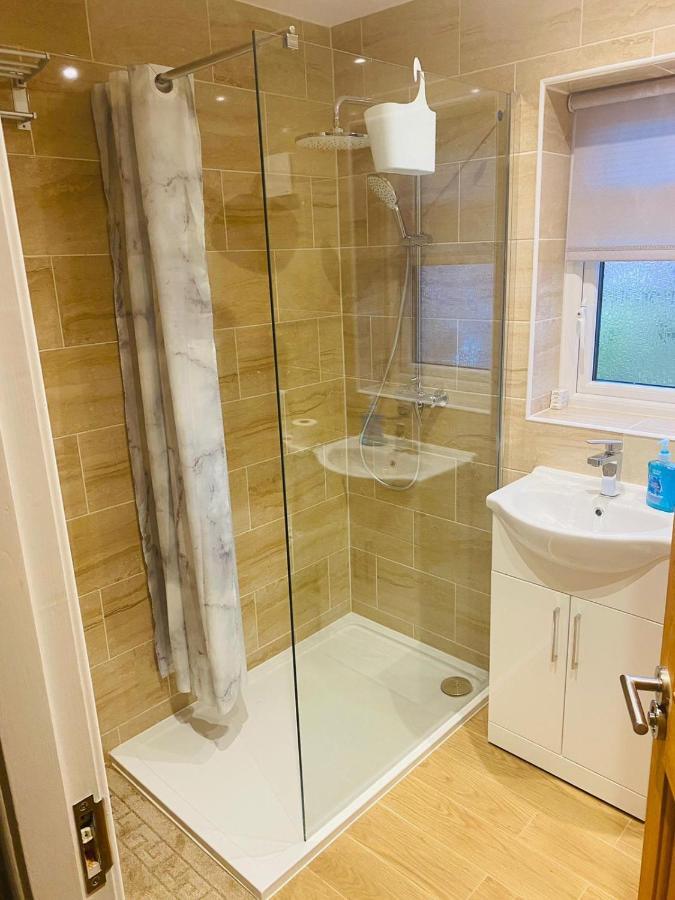 Brigstock Holidays House Apartamento *