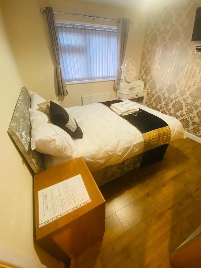 Brigstock Holidays House Apartamento