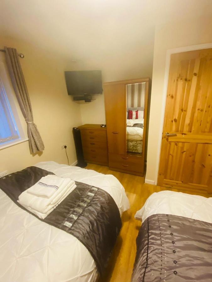 Brigstock Holidays House Apartamento